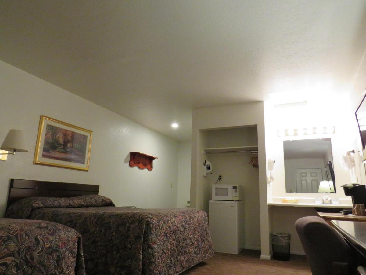 Rim Rock Motel Альтурас Экстерьер фото