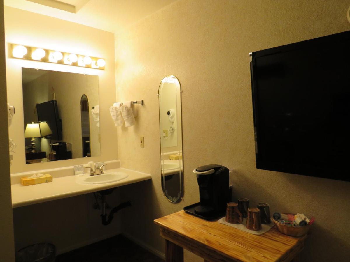 Rim Rock Motel Альтурас Экстерьер фото