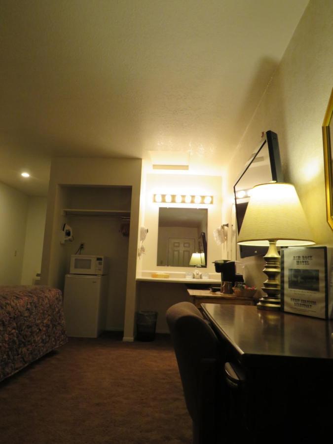 Rim Rock Motel Альтурас Экстерьер фото